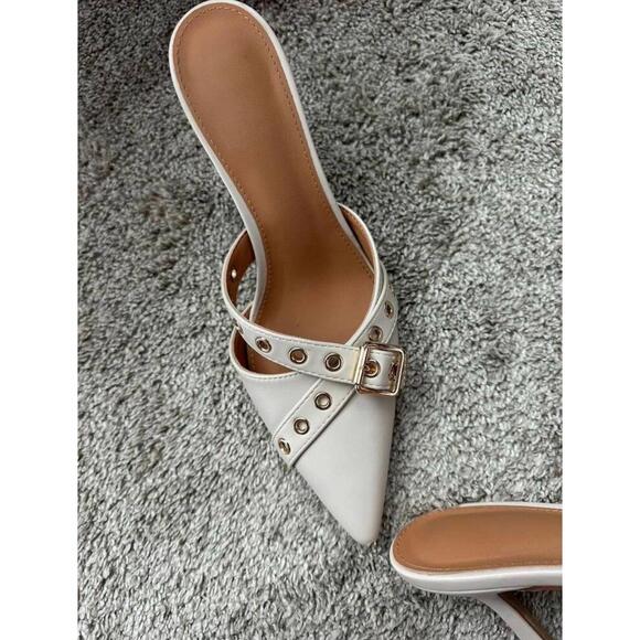 White kitten heels - Picture 2 of 3